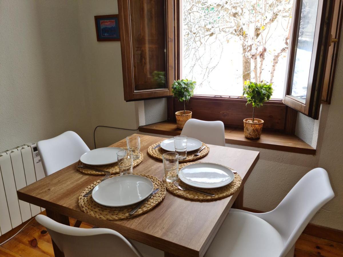 Espectacular Apartamento Reformado En Edificio Historico, Con Wifi Canfranc Exterior photo