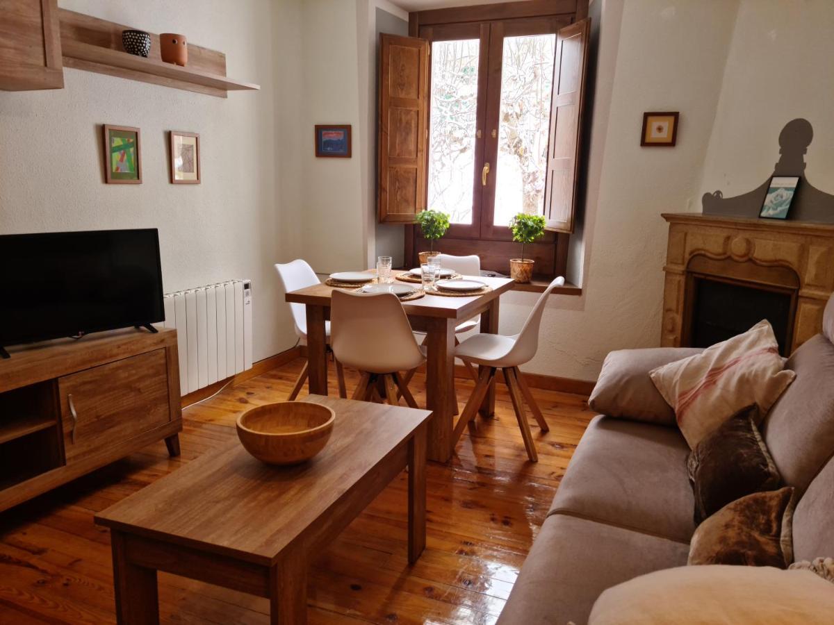 Espectacular Apartamento Reformado En Edificio Historico, Con Wifi Canfranc Exterior photo