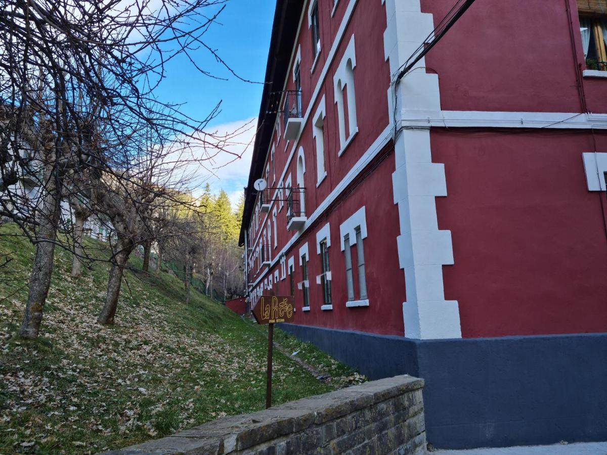 Espectacular Apartamento Reformado En Edificio Historico, Con Wifi Canfranc Exterior photo
